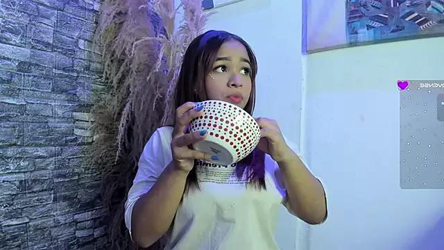 karoll__sex from StripChat is Freechat