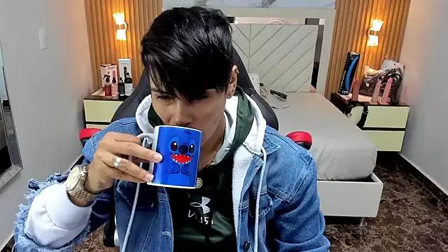 KAROLLJONES1 from StripChat is Freechat