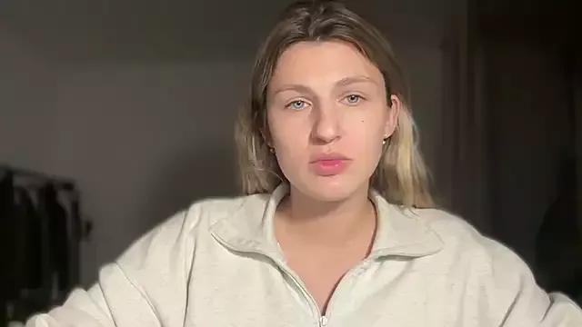 Karylaife webcams show profile image 