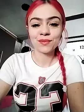 Discover our girls online shows and discover the company of countless livestreamers, with stunning shapes, sex toys and more.