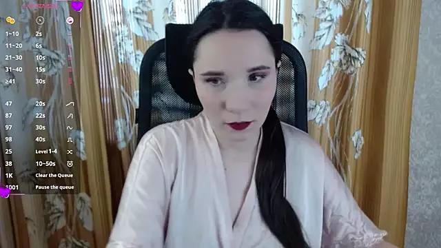 Discover our girls online shows and discover the company of countless livestreamers, with stunning shapes, sex toys and more.