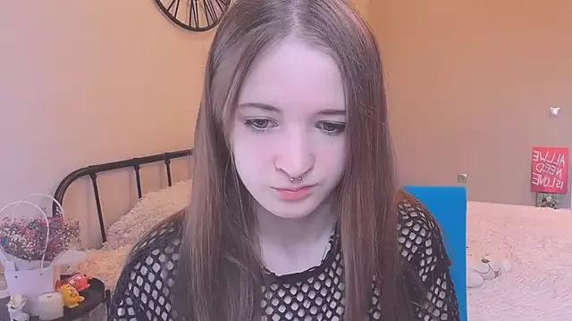Discover our girls online shows and discover the company of countless livestreamers, with stunning shapes, sex toys and more.
