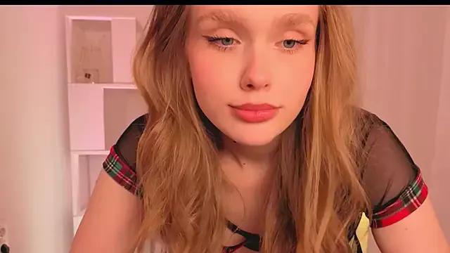 Discover our girls online shows and discover the company of countless livestreamers, with stunning shapes, sex toys and more.