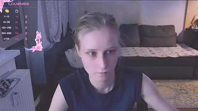 Discover our girls online shows and discover the company of countless livestreamers, with stunning shapes, sex toys and more.