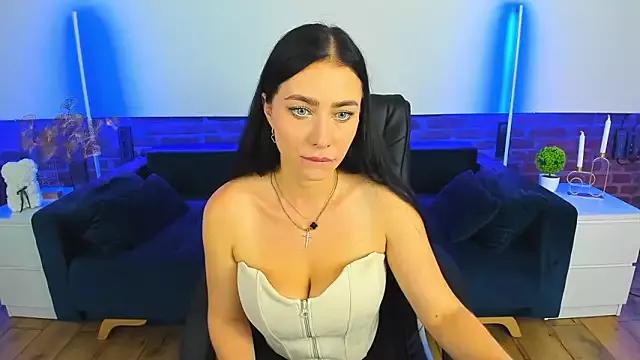 Discover our girls online shows and discover the company of countless livestreamers, with stunning shapes, sex toys and more.