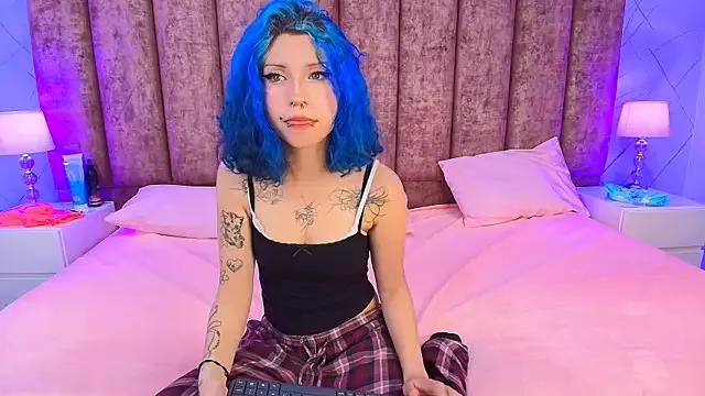 Discover our girls online shows and discover the company of countless livestreamers, with stunning shapes, sex toys and more.