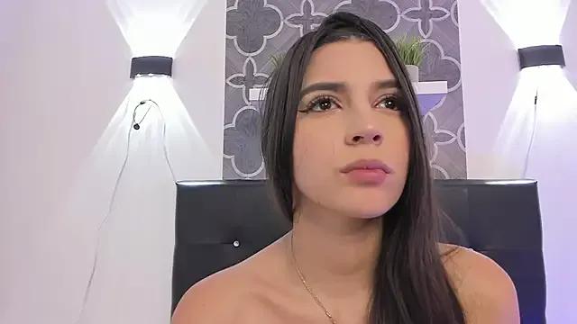 katybabyg from StripChat is Freechat