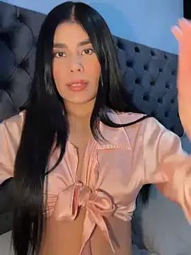 Discover our girls online shows and discover the company of countless livestreamers, with stunning shapes, sex toys and more.