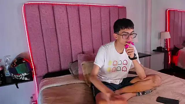 Kauil_ from StripChat is Freechat