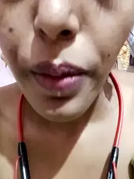 Kaviyaponnu0987 webcams show profile image 