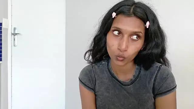 kawaiibabypie1 from StripChat