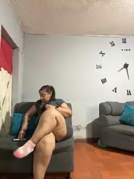 kelly_greys from StripChat is Freechat