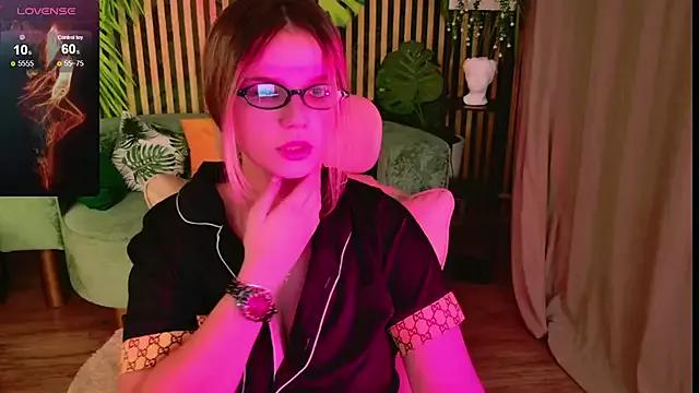 KellyHayden from StripChat is Freechat