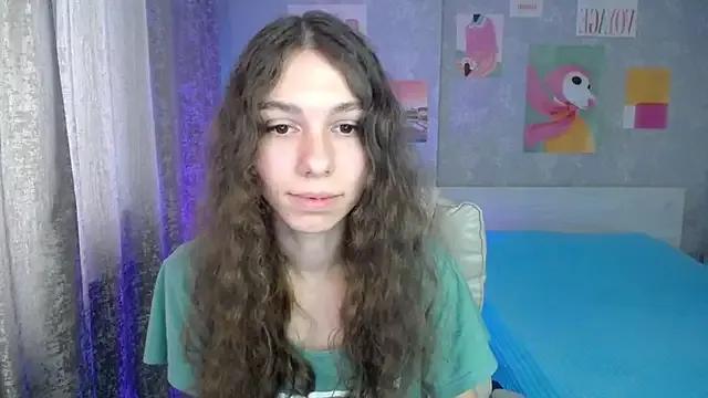 KellyShines from StripChat