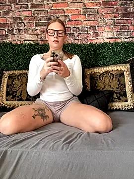 Kelsred12 webcams show profile image 