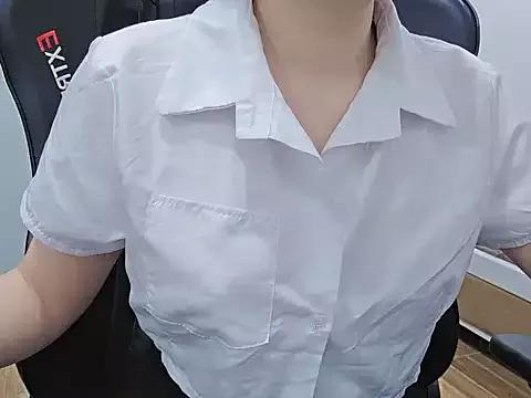 Kemmy_babe20 from StripChat