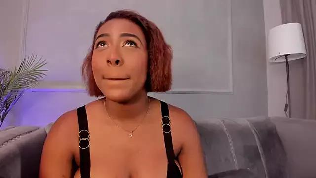Discover our girls online shows and discover the company of countless livestreamers, with stunning shapes, sex toys and more.