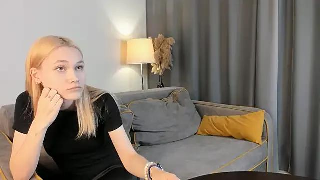 KendraCrafts from StripChat is Freechat