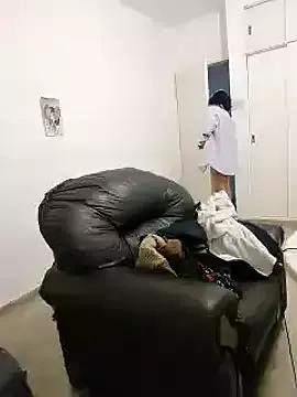 Discover our girls online shows and discover the company of countless livestreamers, with stunning shapes, sex toys and more.