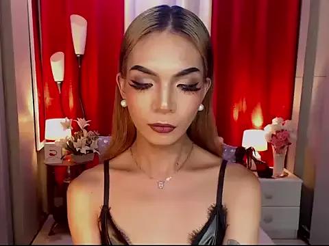 Discover our girls online shows and discover the company of countless livestreamers, with stunning shapes, sex toys and more.
