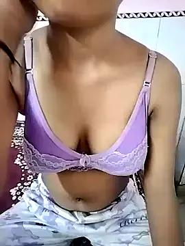 Khusi_khusi on StripChat