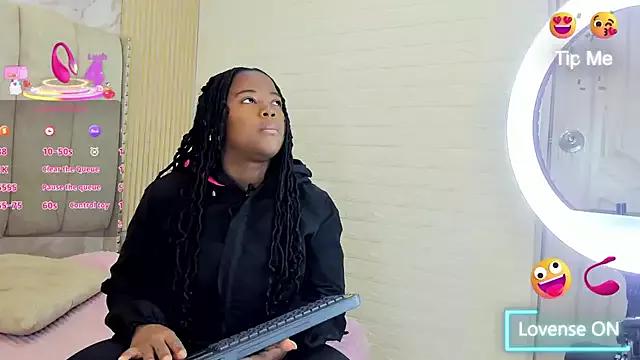 Kiarazafira webcams show profile image 