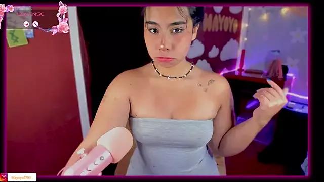 kiki_cavilll from StripChat