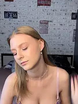 Kiki_Stacy from StripChat