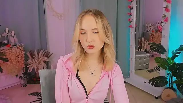 kikishyness from StripChat