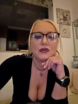 kikkastar from StripChat