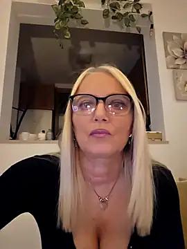 kikkastar from StripChat