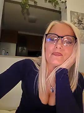 kikkastar from StripChat