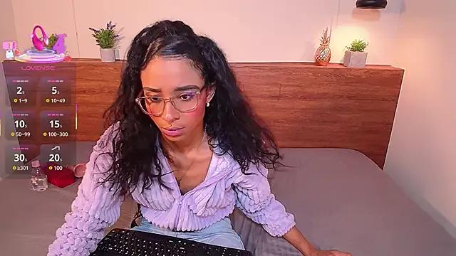 kimberlyBlaze from StripChat is Freechat