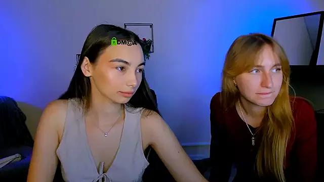 Discover our girls online shows and discover the company of countless livestreamers, with stunning shapes, sex toys and more.
