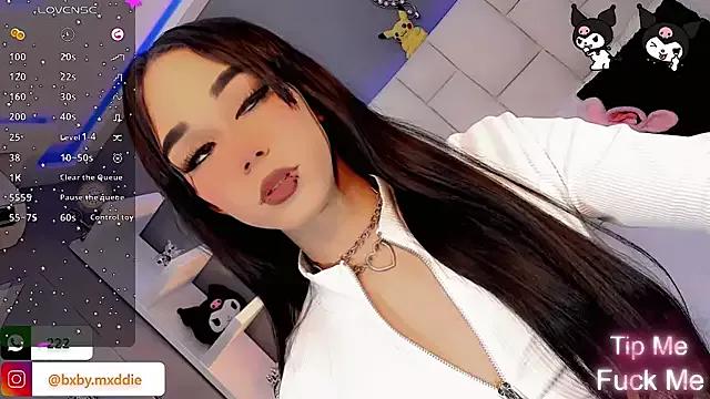 kimMaddiee from StripChat