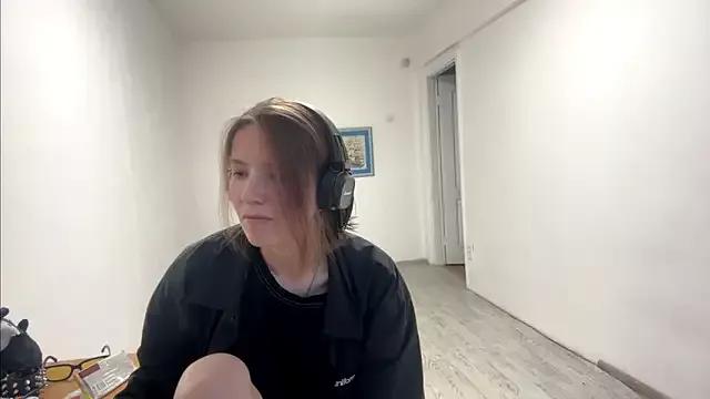 KindraScullion from StripChat is Freechat