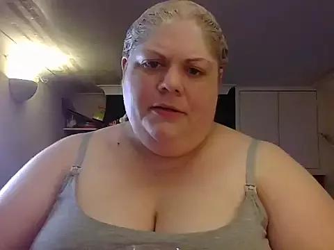 Kinkyhousewife83 from StripChat