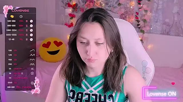 Kira_Dailys from StripChat is Freechat
