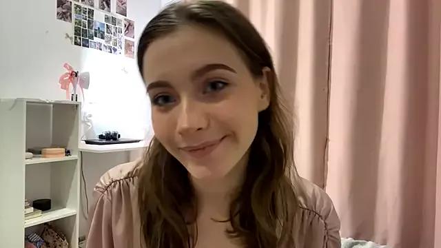 Kira_Sanders from StripChat is Freechat