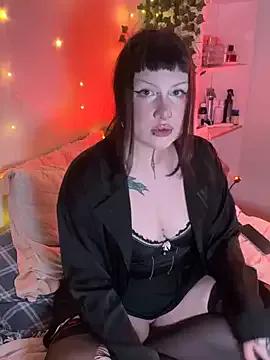 Kirablacksiren webcams show profile image 