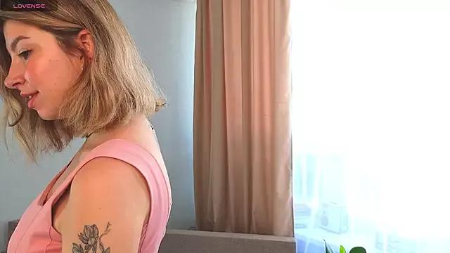 kirallite from StripChat is Freechat