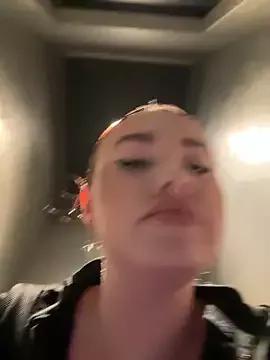 KiraSunshine from StripChat is Freechat