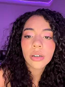 kiravicee from StripChat is Freechat