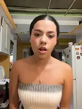 kiravicee from StripChat is Freechat