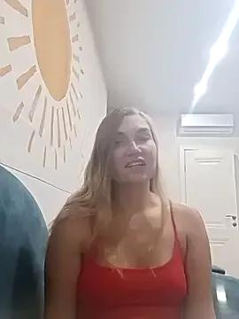 Discover our girls online shows and discover the company of countless livestreamers, with stunning shapes, sex toys and more.