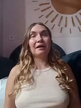 KisaVixen from StripChat is Freechat