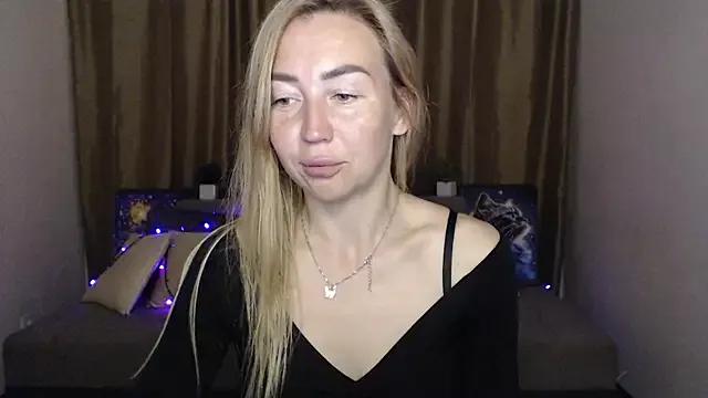 Kiss_julli88I from StripChat