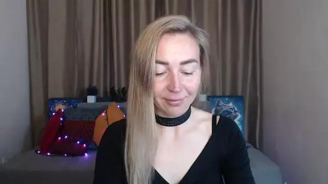 Kiss_julli88I from StripChat