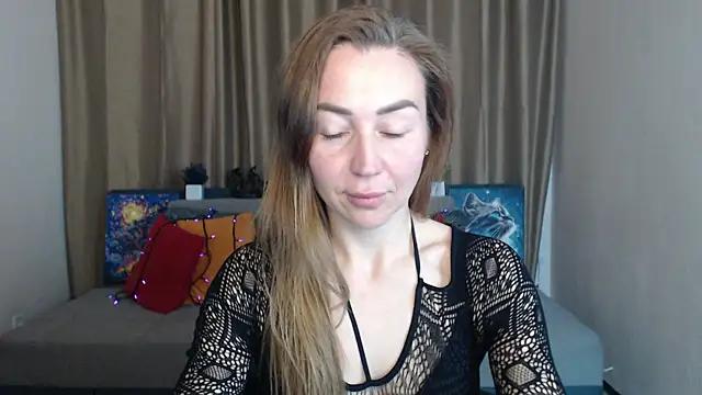 Kiss_julli88I from StripChat