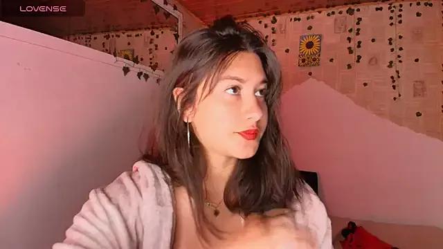 kisstarxxx from StripChat